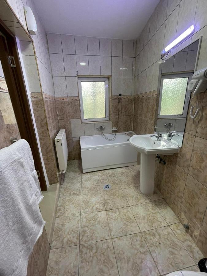 Hostel Tripoli Palace Bucureşti Eksteriør bilde